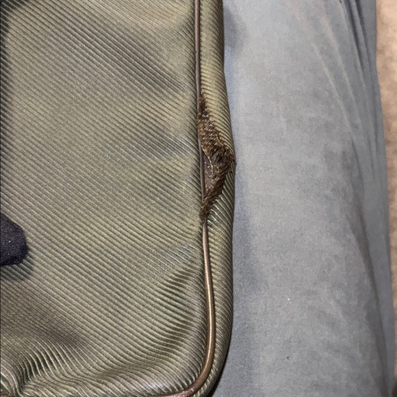 Louis Vuitton Khaki Men's Toiletry Bag Needs Repair - Picture 6 of 10